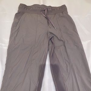 LULULEMON 24" grey cardio pants